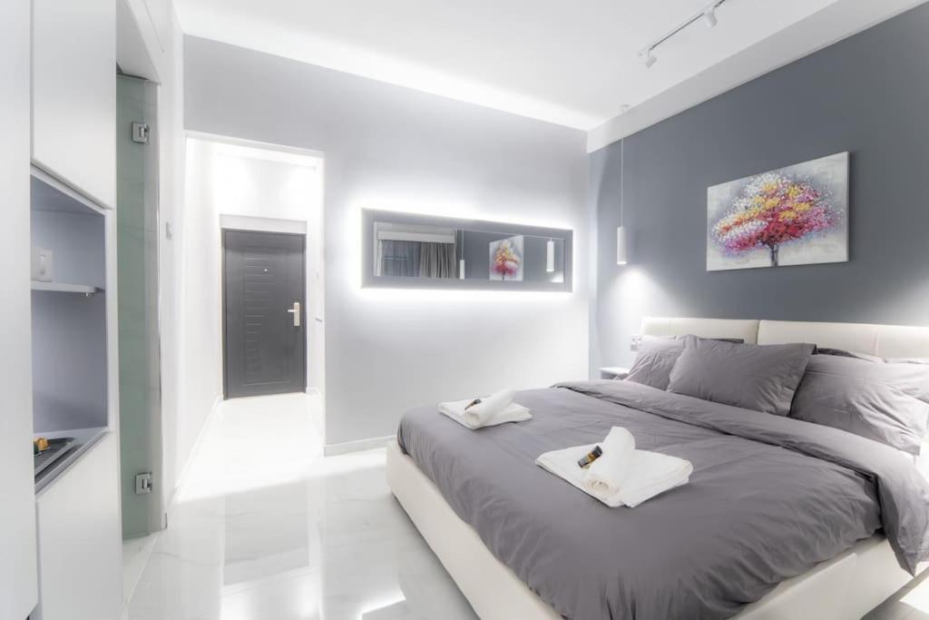 Lux Seaside Apartment By Volos Hospitality Bagian luar foto